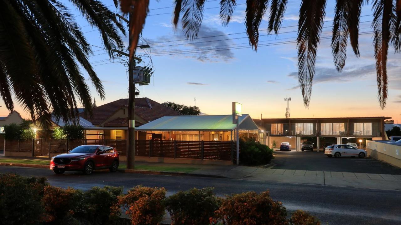 Court Street Motel Parkes Exterior foto